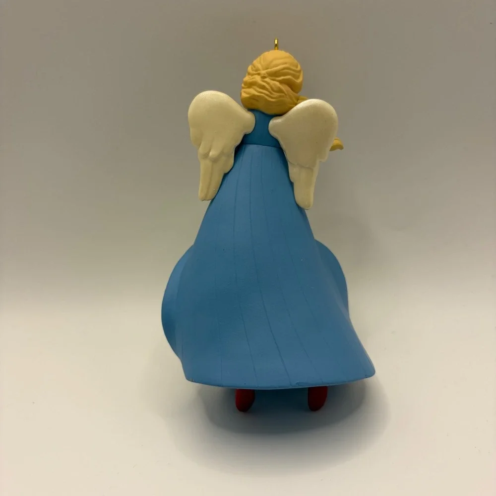 2013 Hallmark Keepsake Angels Around the World England Ornament QX9055